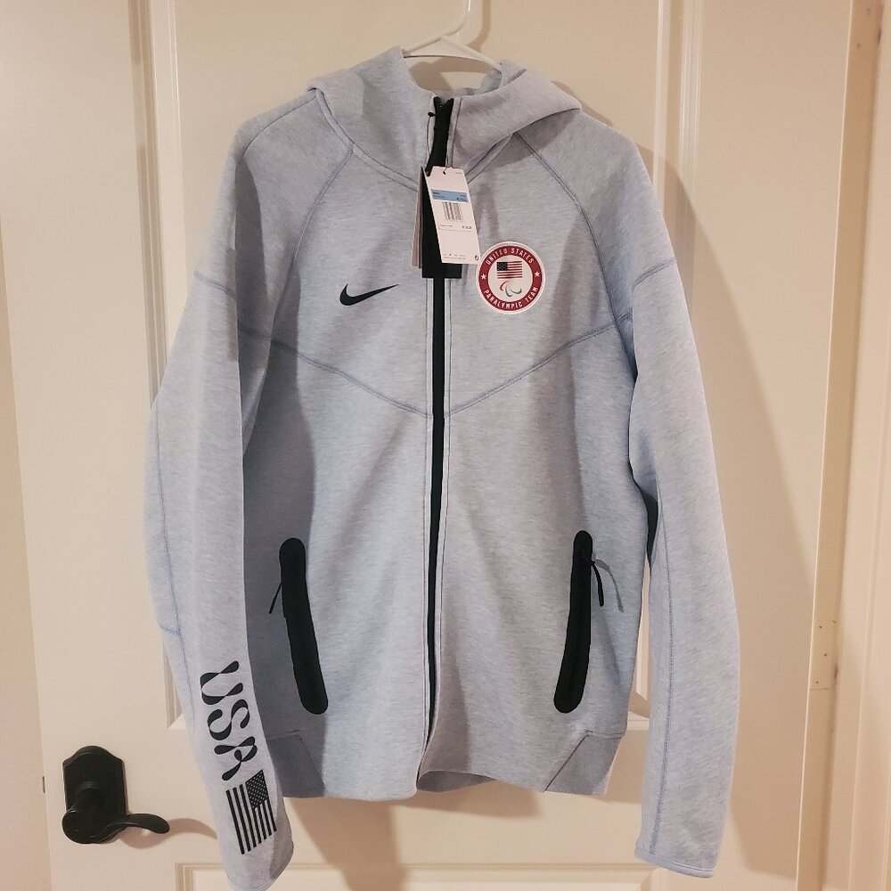 NWT Nike Paralympic Team USA Tech Fleece WIndrunner men's M-Tall Celestine blue